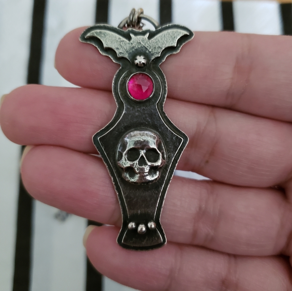 🎃 Lafreeboheme sterling silver Coffin, bat and skull pendant OOAK Artisan